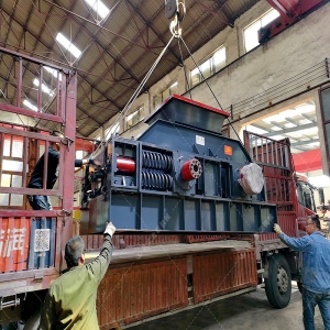 2PG1200x800大型對輥制砂機發往陜西商洛