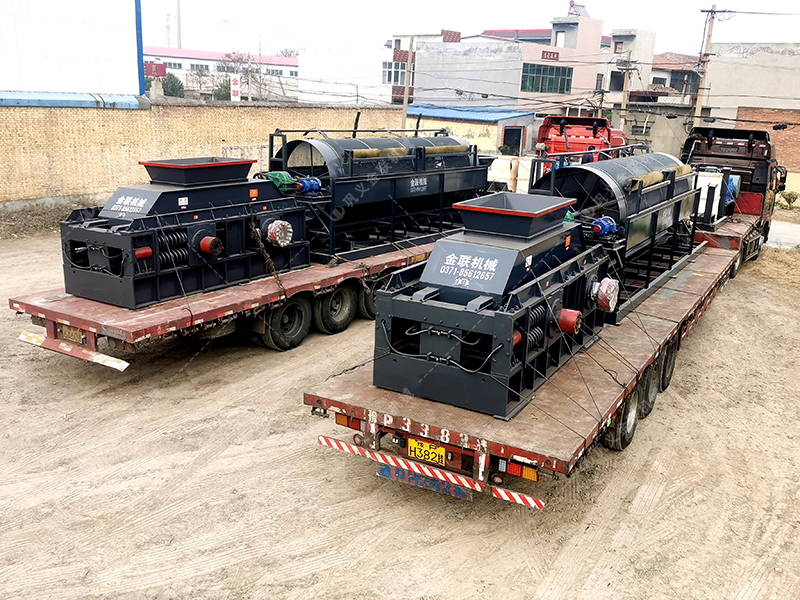 大型鐵礦石對(duì)輥制砂機(jī)多少錢(qián)一臺(tái)? 大型鐵礦石對(duì)輥制砂機(jī)多少錢(qián)一臺(tái)?