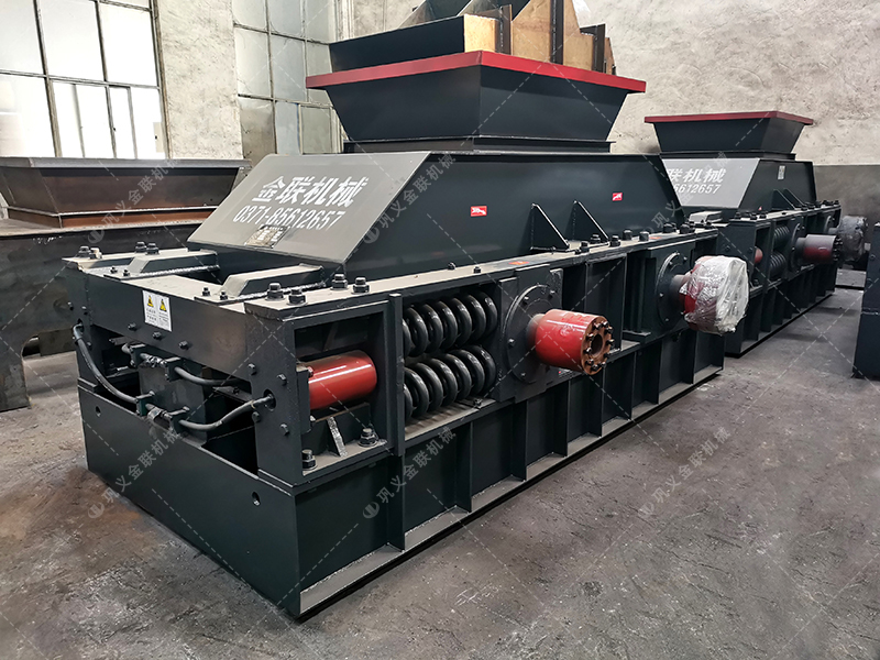 2PG1007中型彈簧式對輥破碎機發往江西