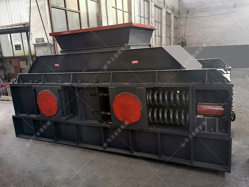 兩臺2PG1500x1000直連式大型鵝卵石破碎機發貨