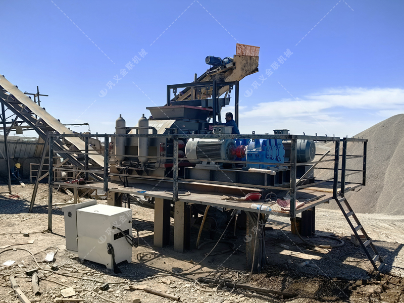 明明白白投資:購買 1210型液壓對輥破碎機前需要算清的 “經濟賬”? 明明白白投資:購買 1210型液壓對輥破碎機前需要算清的 “經濟賬”?